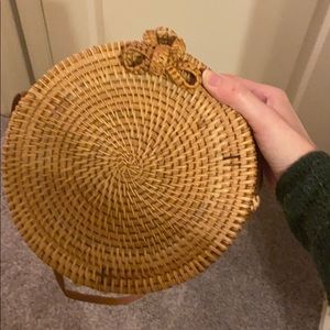 Round wicker purse (no brand)